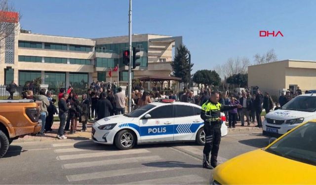 Antalya Kepez Kaymakamlığı'nda silah sesleri! Şüpheli kendini odaya kilitledi