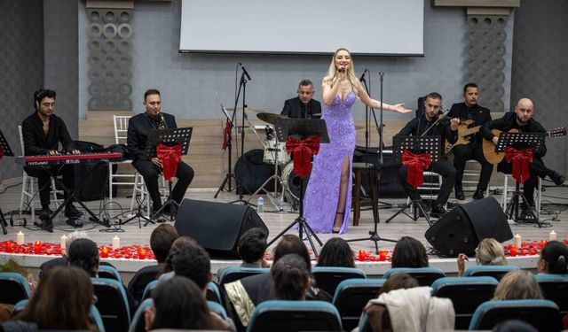 Bornova’da aşk şarkıları yankılandı