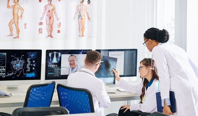 Tıbbın Geleceği: Yapay Zeka Doktorların Güvenini Kazandı