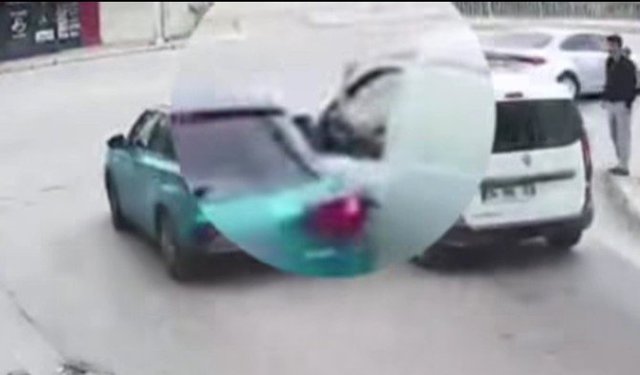 İzmir'de trafikte beyzbol sopalı kavga çıktı