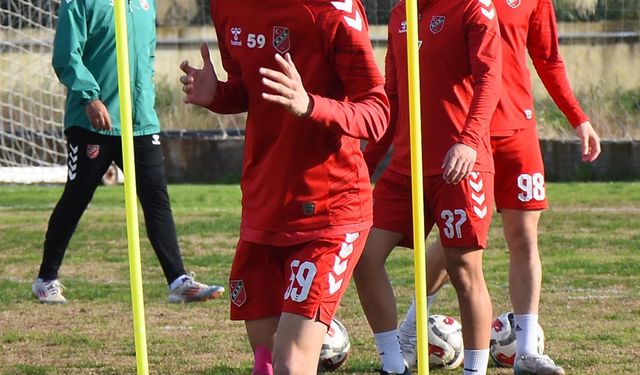 Fenerbahçe’ye gitti, sahadan uzak kaldı