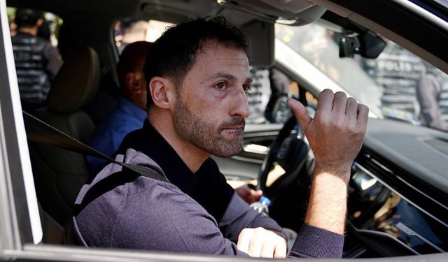 Fenerbahçe’de Tedesco’ya veda desteği: Taraftar Samandıra’ya akın etti