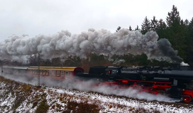 Buharlı trenler yıllardır çürüyor