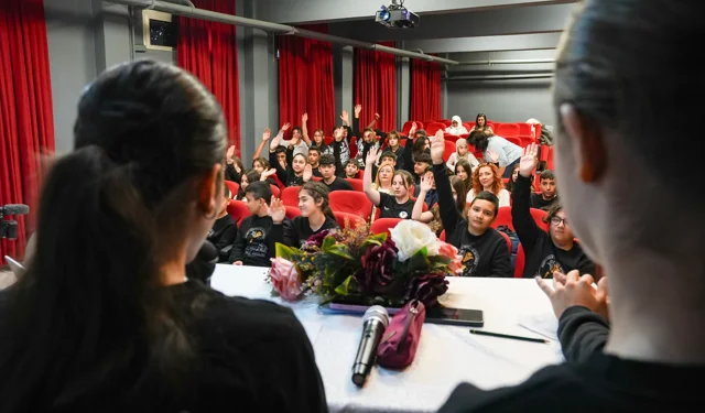 İzmirli öğrencilerden sorunlara çözüm: Okul Meclisi kurdular