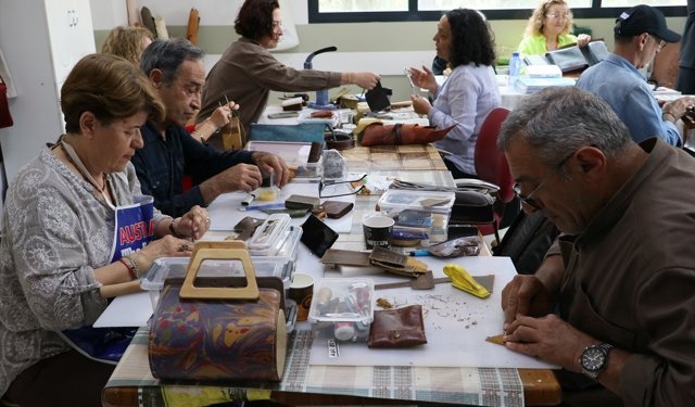 Geçmişin izlerini deriye kazıyor