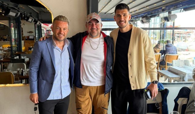 Ata Demirer'den Altay'a destek