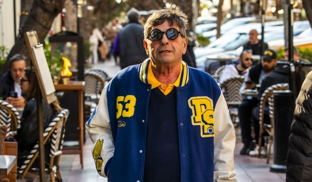 Londra'dan döndü, aklı Alaçatı'da