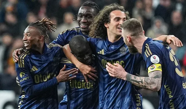 Fenerbahçe'de yaprak dökümü başladı: 17 isim ile yollar ayrılacak