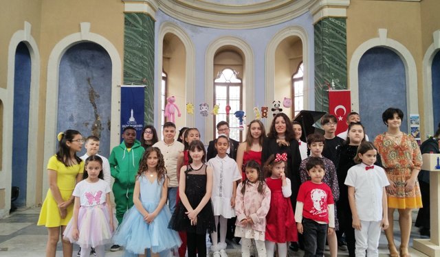 Küçük Parmaklardan Dev Performans:   Aziz Vukolos’ta Çizgi Film Rüzgarı...