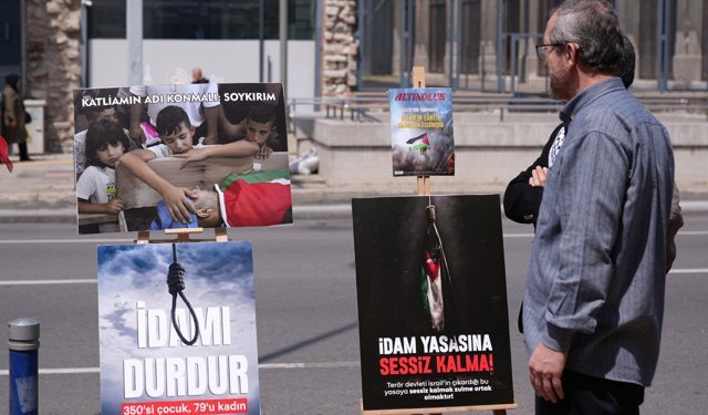 İzmir'de duraklarda “Bir Fotoğraf Bin Çığlık” sergisi