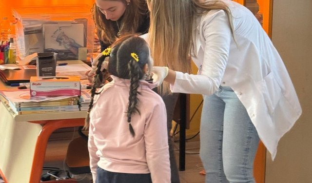 Dokuz Eylül Rotaract’tan çocuklara ağız ve diş sağlığı eğitimi