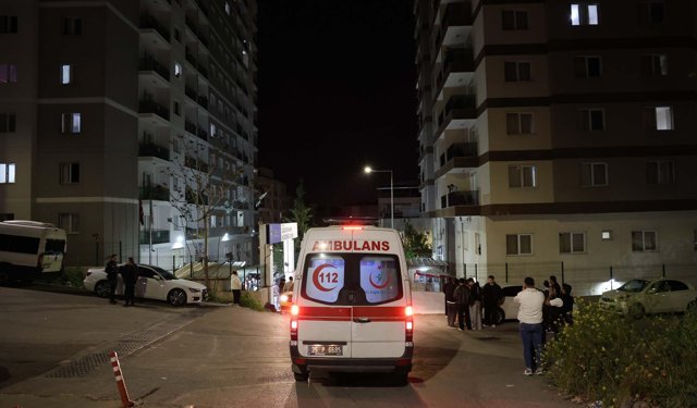 Buca'da 28 öğrenci zehirlendi