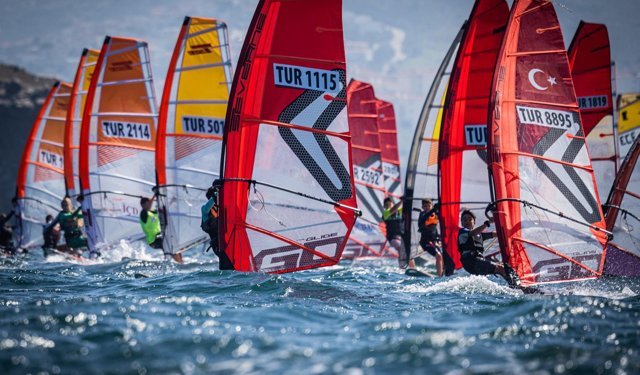 Dünyanın rüzgarı Foça'da esecek