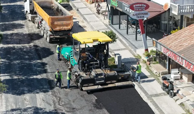 Çeşme’de yol seferberliği başlıyor: 100 günde 1000 ton asfalt yama yapılacak