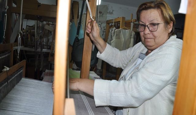 İzmir'de sıfır atık seferberliği: Ödemişli kadınlar atık poşetleri ilmek ilmek tekstil ürününe dönüştürüyor