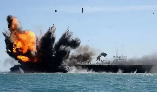 Hürmüz'de tanker vuruldu...