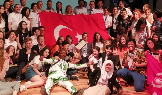 Dünyanın genç beyinleri Çeşme'de buluşuyor: 1923 IMSEF'te odak bilim ve barış