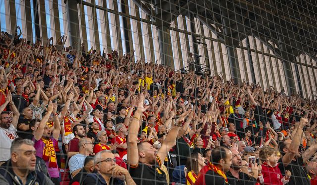 Sahada 6'ncı Olan Göztepe, Tribünde Şampiyon