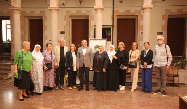 Srebrenitsa annelerinin sesi Ayvalık’ta yankılandı: Munira Subašić’ten adalet ve hafıza çağrısı