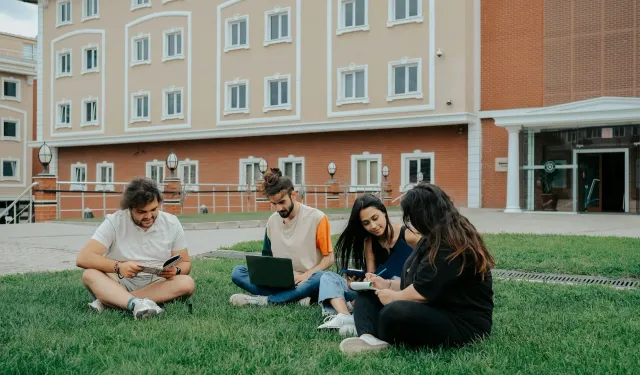 Öğrenci Başvuru Formlarını PDF Üzerinde Doldurma Yöntemi