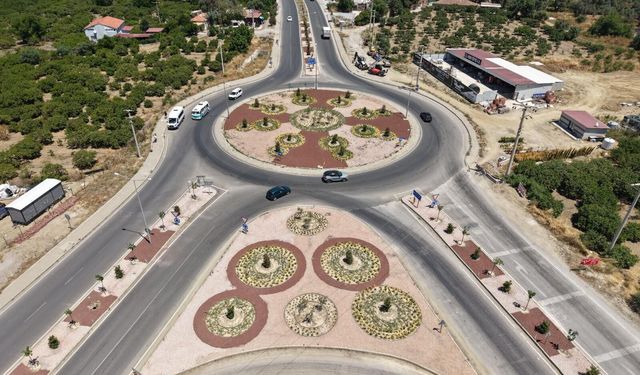 Seferihisar’ın girişine estetik dokunuş: İki önemli kavşak baştan sona yenilendi