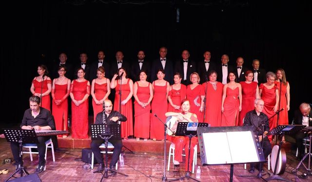 Esnaftan "Aşk Şarkıları" resitali