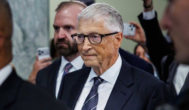 Bill Gates'ten Epstein itirafı