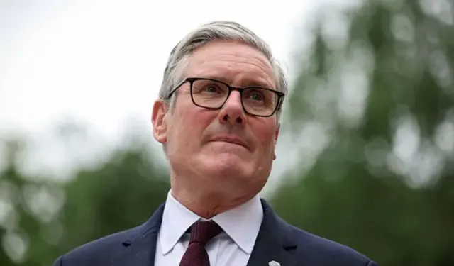 İngiltere'de deprem: Başbakan Keir Starmer resmen istifa etti!