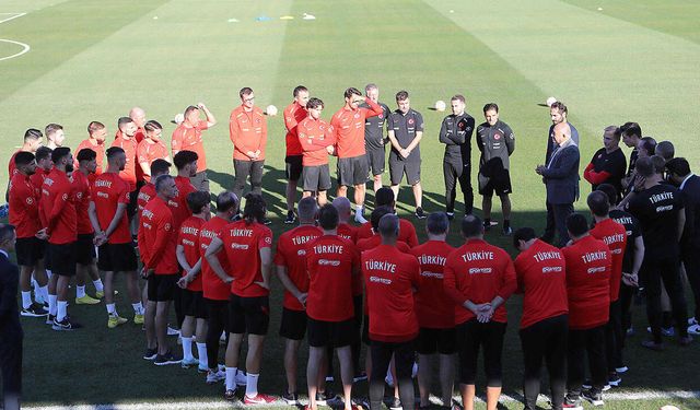 Montella'dan kadro kararı: İki futbolcu milli takım kampından ayrılıyor
