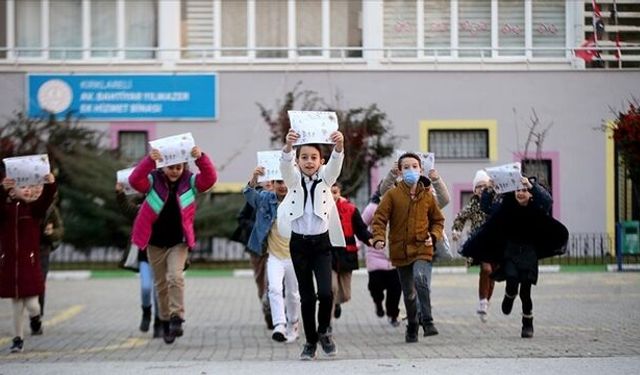 MEB 2026 Karneler ne zaman, saat kaçta verilecek? Yarın karneler saat kaçta alınacak?