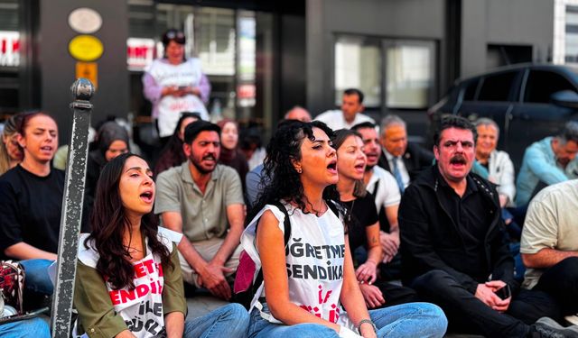 Öğretmenlerden süresiz açlık grevi