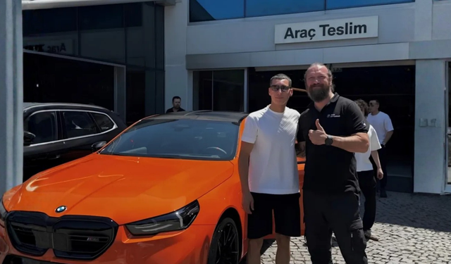 MotoGP Yıldızı Toprak Razgatlıoğlu'na Özel Tasarım BMW M5
