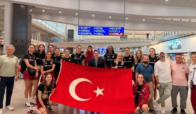 Filenin Sultanları Çin'e iner inmez bayrak açtı
