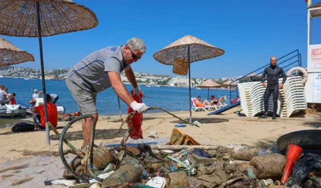 Bodrum’da deniz dibinden çıkan atıklar görenleri hayrete düşürdü