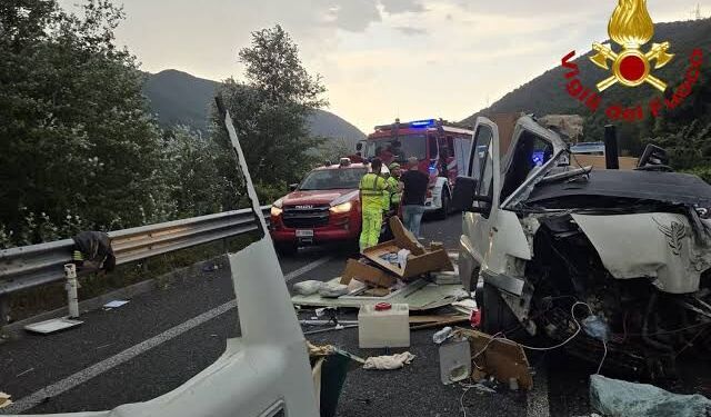 Feci kaza; 6 ölü, 34 yaralı