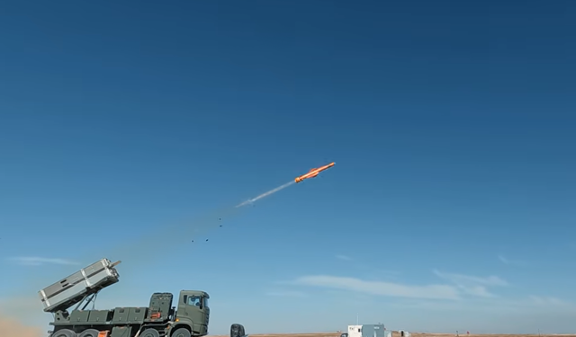 ROKETSAN ÇAKIR Karadan Atış Testinde Hedefleri Vurdu