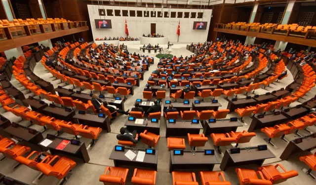 Meclis’in ekim mesaisi başlıyor: Fon krizi, nafaka, sigara ve sosyal medya