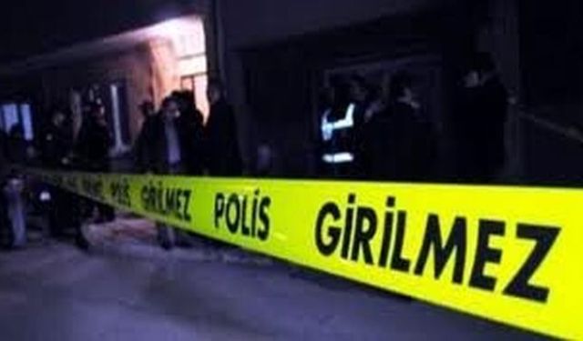 Balçova'da çöp kamyonu devrildi: 3 yaralı