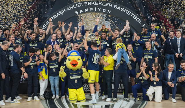 Fenerbahçe kupayı kaptı
