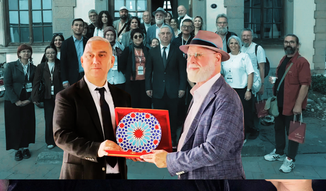 Dünyaca ünlü yazar İzmir'de