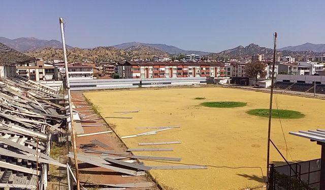 Nazilli'nin tarihi stadı yıkılıyor