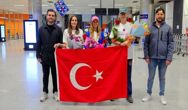 İzmirli Eda okyanusta tarih yazdı: İki kanalı rekorlarla geçip evine döndü