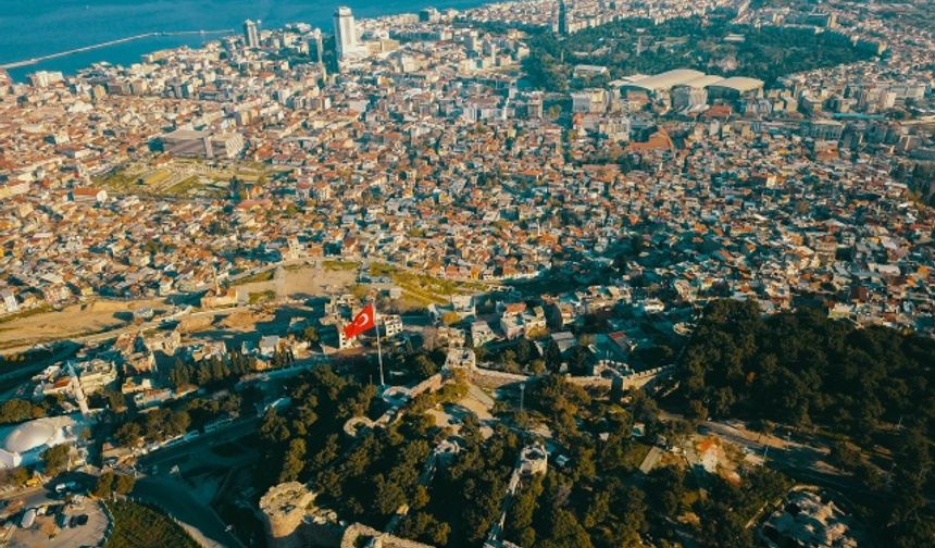 Kadifekale'den İzmir manzarası