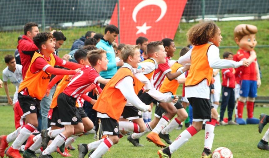 U12 İzmir Cup bitti geriye sevinç ve hüzün kaldı