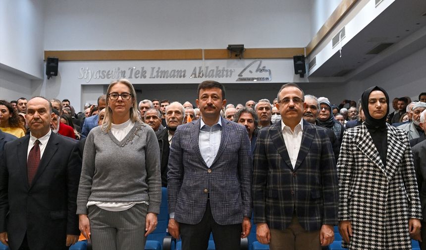 İZMİR - AK Parti'li Dağ, partisinin İzmir'deki üye katılım töreninde konuştu