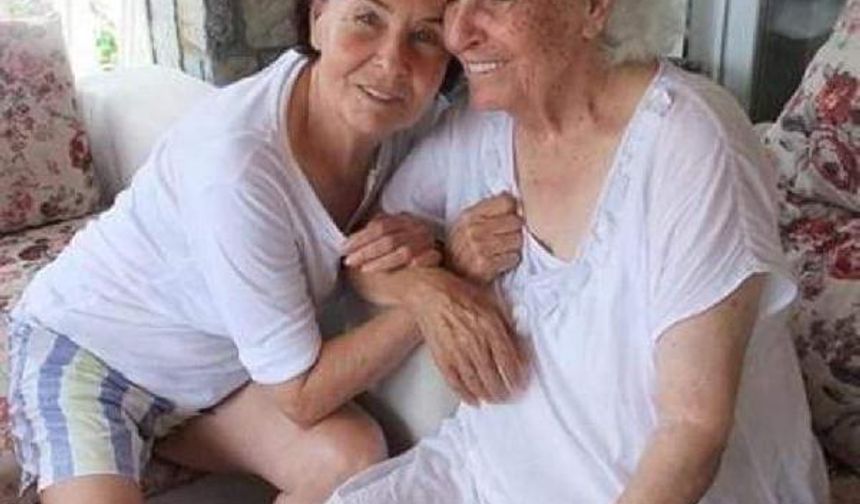 Fatma Girik'in annesi vefat etti
