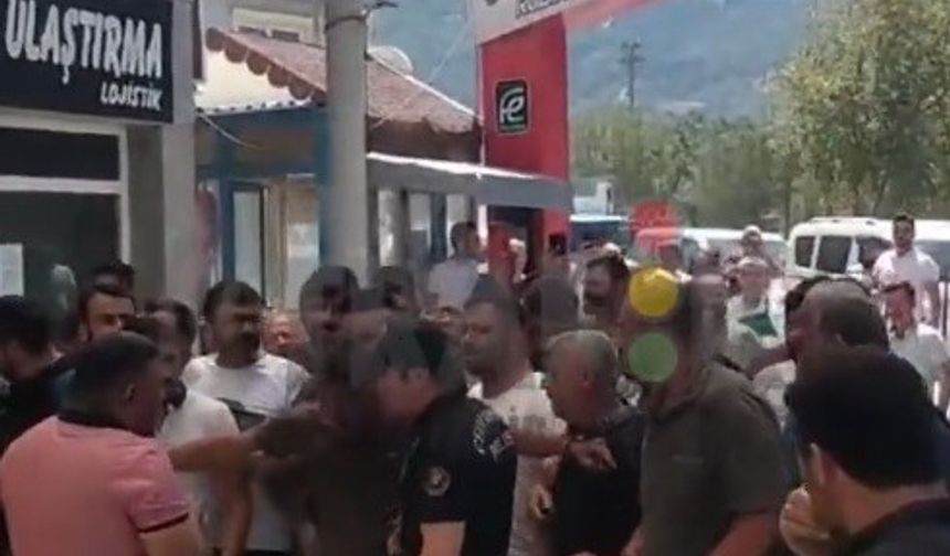 İzmir'de nakliyeciler kontak kapattı