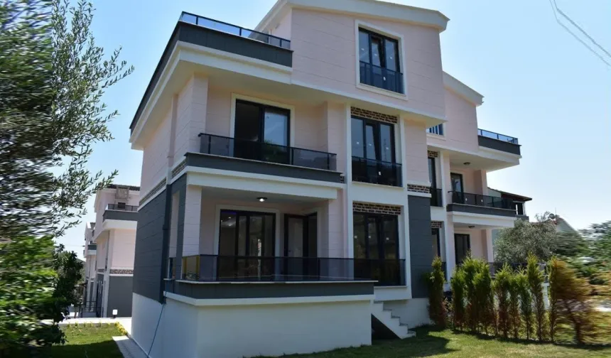 Yalova Çınarcık'ta icradan satılık 150 m² tripleks mesken