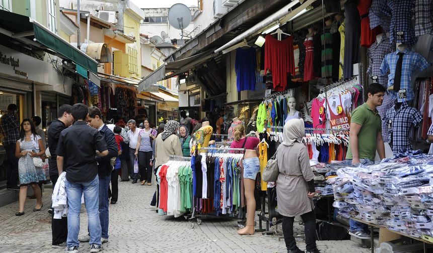 İzmir’deki En Güzel 7 Semt Pazarı Hangisi? 2024 İzmir Semt Pazarları Listesi