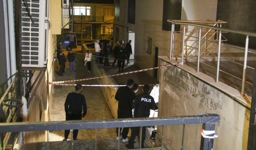Günlerce ablasının cesediyle yaşadı